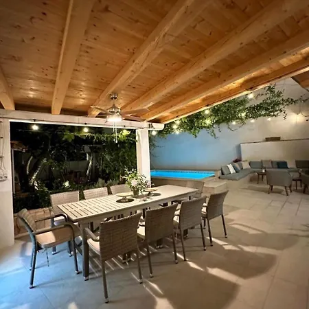 Cotton House Mit Schwimmbad By Interhome Novi Vinodolski